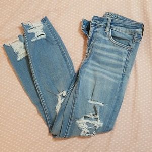 American Eagle distressed high waisted jeans NWOT